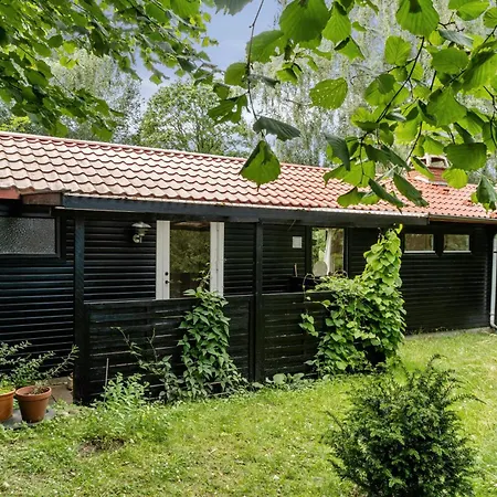 60s House In A Flower-rich Garden In Kulhuse