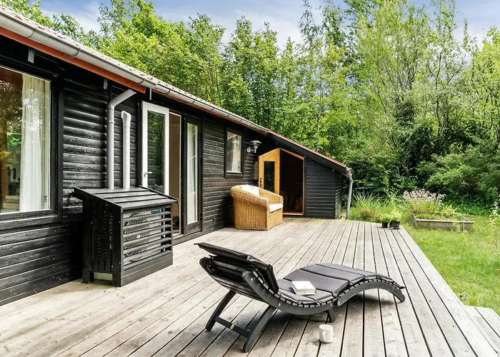 60s House In A Flower-rich Garden In * Kulhuse